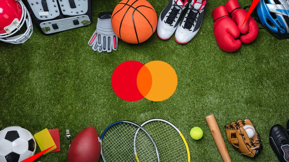 Imagem com artigos esportivos como bola de futebol, luva de boxe e raquete de tênis, posicionados em uma grama com o logo da Mastercard vermelho e amarelo ao centro