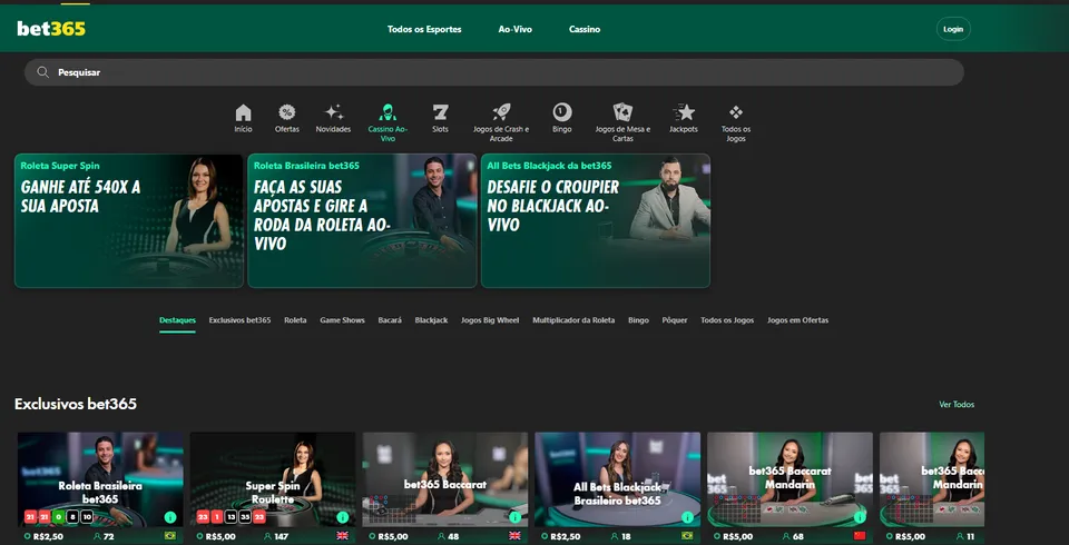 Jogos de Cassino bet365: imagem com a página aberta do site na parte do cassino, o fundo tem bastante a presença de verde e tons escuros.