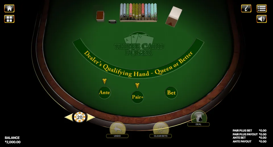 Jogos de poker: tela do jogo Three Card Poker, com uma mesa verde e escuro, com botões para apostar em poker online