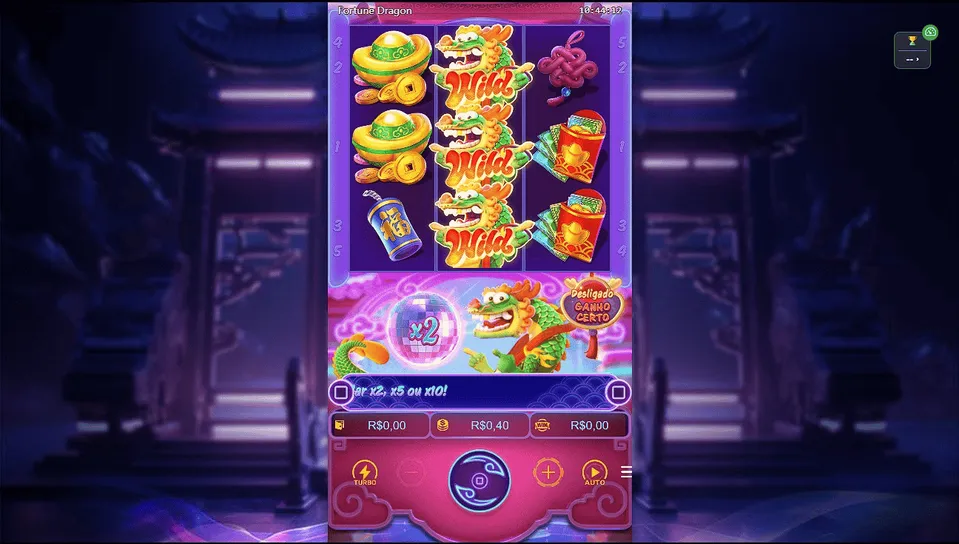 Slot 10 Centavos KTO: fundo roxo e escuro, com desenhos de dragões, latas chinesas e artefatos orientais, com botões de jogo de cassino